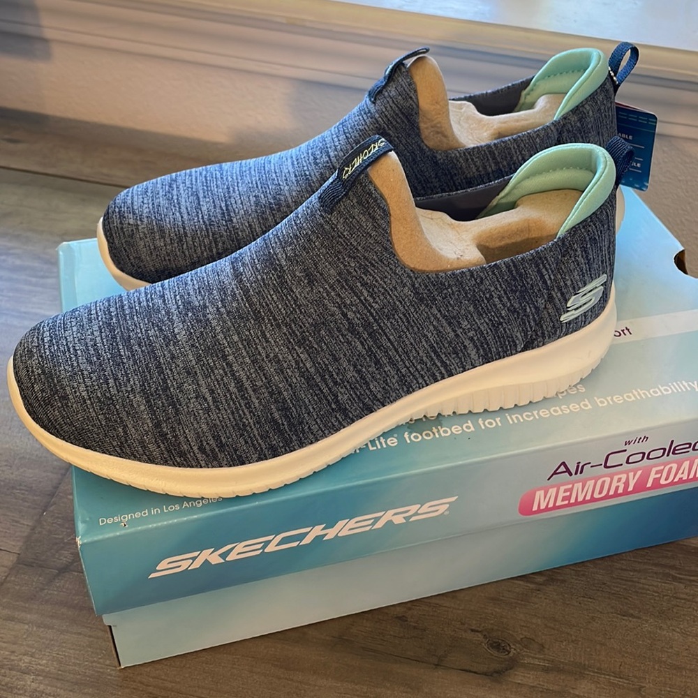 Skechers with air cooled memory foam. Women’s size 8